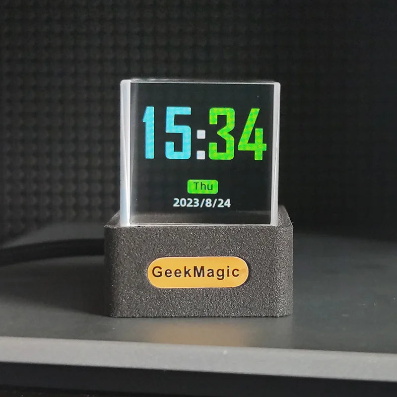 GIFTV™ Cube showing weather and time display 02